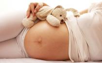 Почему коричневый или черный пупок во время беременности или после родов?